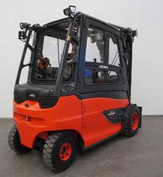 Használt targonca LINDE E 50 HL 388 ELEKTRO VIERRADFRONTSTAPLER (12892138)