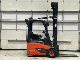 Használt targonca LINDE E12-02 ELEKTRO DREIRADFRONTSTAPLER (13017105)