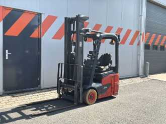 Használt targonca LINDE E12-02 ELEKTRO DREIRADFRONTSTAPLER (13064490) backdrop