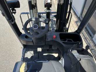 Használt targonca LINDE E12-02 ELEKTRO DREIRADFRONTSTAPLER (13064490)