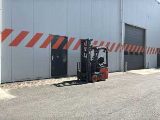 Használt targonca LINDE E12-02 ELEKTRO DREIRADFRONTSTAPLER (13064490)