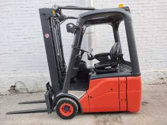 Használt targonca LINDE E14-01 ELEKTRO DREIRADFRONTSTAPLER (13047676)