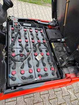 Használt targonca LINDE E14-02 300 Betriebsstunden ELEKTRO DREIRADFRONTSTAPLER (13069400)