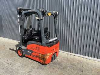 Használt targonca LINDE E14-02 ELEKTRO DREIRADFRONTSTAPLER (13060536)