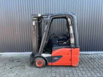 Használt targonca LINDE E14-02 ELEKTRO DREIRADFRONTSTAPLER (13075443)