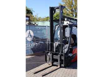 Használt targonca LINDE E14-02 ELEKTRO VIERRADFRONTSTAPLER (13041371)