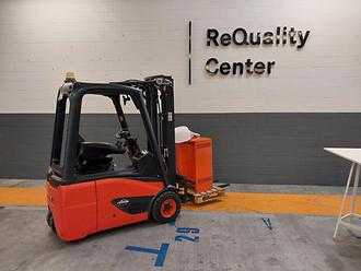 Használt targonca LINDE E14 ELEKTRO DREIRADFRONTSTAPLER (13033347)