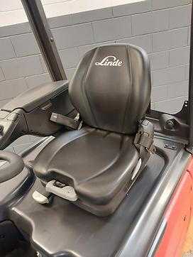 Használt targonca LINDE E14 ELEKTRO DREIRADFRONTSTAPLER (13033347)