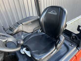 Használt targonca LINDE E15-02 ELEKTRO DREIRADFRONTSTAPLER (12987489)