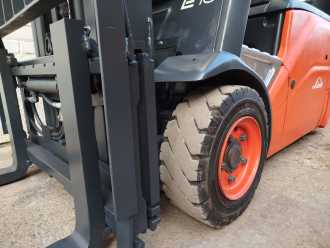 Használt targonca LINDE E16-01 ELEKTRO DREIRADFRONTSTAPLER (13067347)