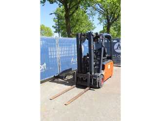 Használt targonca LINDE E16-01 ELEKTRO VIERRADFRONTSTAPLER (13041370)