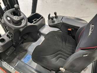 Használt targonca LINDE E16-02 ELEKTRO DREIRADFRONTSTAPLER (13046551)