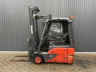 Használt targonca LINDE E16-02 ELEKTRO DREIRADFRONTSTAPLER (13060542)