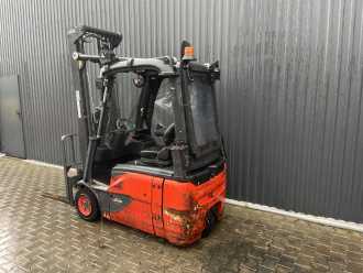 Használt targonca LINDE E16-02 ELEKTRO DREIRADFRONTSTAPLER (13060542)