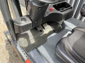 Használt targonca LINDE E16-02 ELEKTRO DREIRADFRONTSTAPLER (13063486)