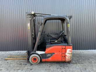 Használt targonca LINDE E16-02 ELEKTRO DREIRADFRONTSTAPLER (13067845)