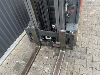 Használt targonca LINDE E16-02 ELEKTRO DREIRADFRONTSTAPLER (13068802)