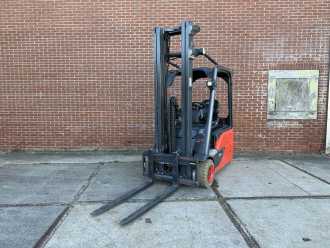 Használt targonca LINDE E16-02 ELEKTRO DREIRADFRONTSTAPLER (13069820)