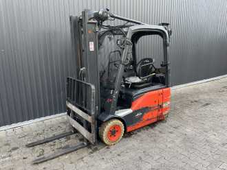 Használt targonca LINDE E16-02 ELEKTRO DREIRADFRONTSTAPLER (13070225) backdrop