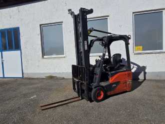 Használt targonca LINDE E16-02 Evo ELEKTRO DREIRADFRONTSTAPLER (13067895) backdrop