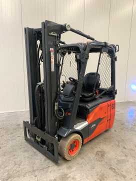 Használt targonca LINDE E16 ELEKTRO DREIRADFRONTSTAPLER (13072813) backdrop