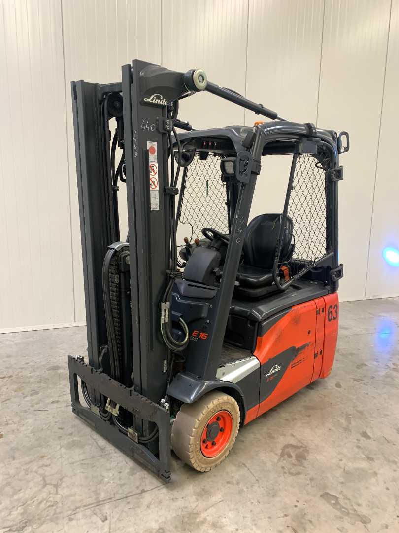 Használt targonca LINDE E16 ELEKTRO DREIRADFRONTSTAPLER (13072813)