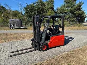 Használt targonca LINDE E16 Triplex Batterie 2022 ELEKTRO DREIRADFRONTSTAPLER (13063829) backdrop
