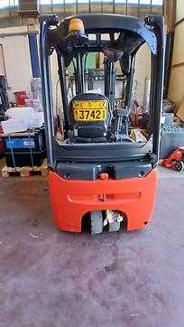 Használt targonca LINDE E16C-00 ELEKTRO DREIRADFRONTSTAPLER (13010373)