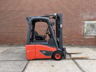 Használt targonca LINDE E16C-02 ELEKTRO DREIRADFRONTSTAPLER (13070517)