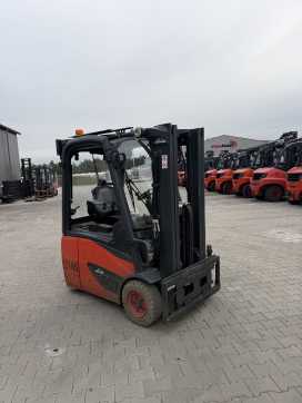 Használt targonca LINDE E16C-02 ELEKTRO DREIRADFRONTSTAPLER (13073244)