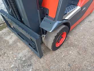 Használt targonca LINDE E16H ELEKTRO DREIRADFRONTSTAPLER (13040286)