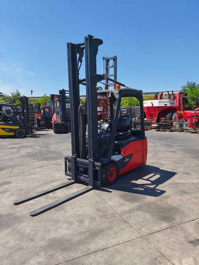 Használt targonca LINDE E16L-02 ELEKTRO DREIRADFRONTSTAPLER (12998708)