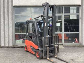 Használt targonca LINDE E16P-02 ELEKTRO VIERRADFRONTSTAPLER (13053615) backdrop