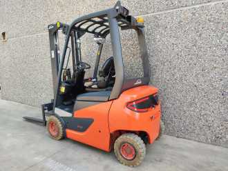 Használt targonca LINDE E16P ELEKTRO VIERRADFRONTSTAPLER (13022660)