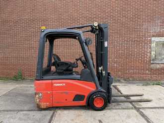 Használt targonca LINDE E18-01 ELEKTRO DREIRADFRONTSTAPLER (13058721)