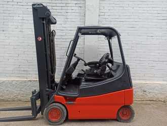 Használt targonca LINDE E20/600 ELEKTRO VIERRADFRONTSTAPLER (13040249)
