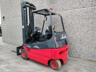 Használt targonca LINDE E20 ELEKTRO VIERRADFRONTSTAPLER (13067301)