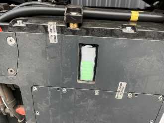 Használt targonca LINDE E20L-02 ELEKTRO DREIRADFRONTSTAPLER (13074877)