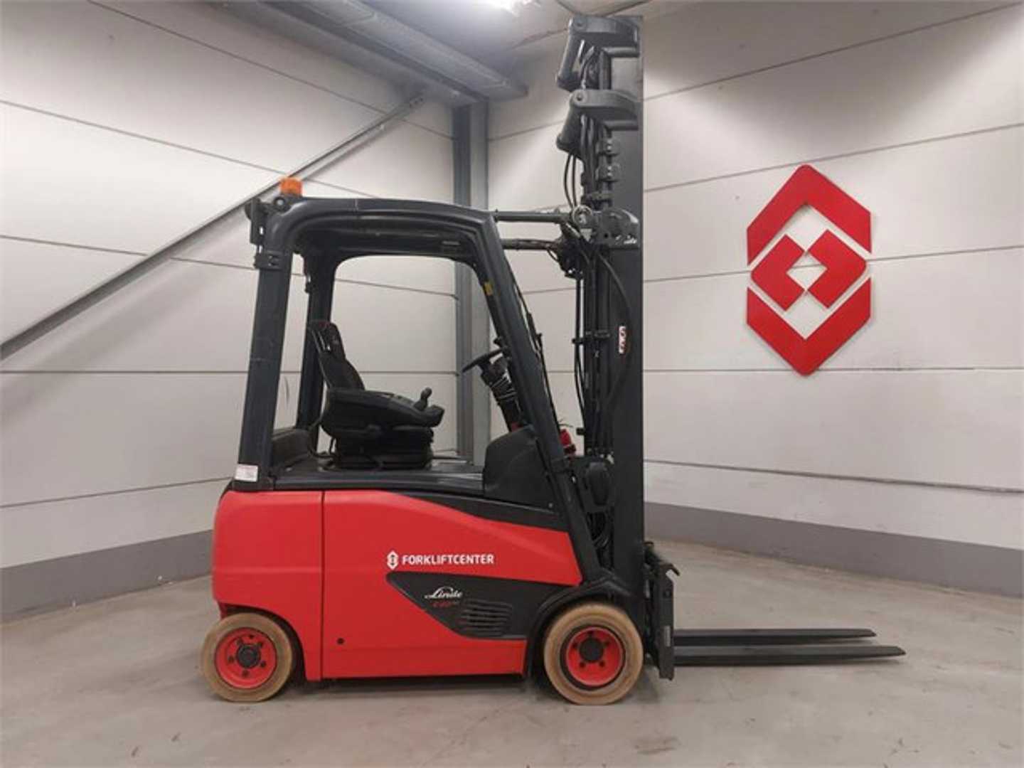 Használt targonca LINDE E20PH-02 ELEKTRO VIERRADFRONTSTAPLER (13056516)