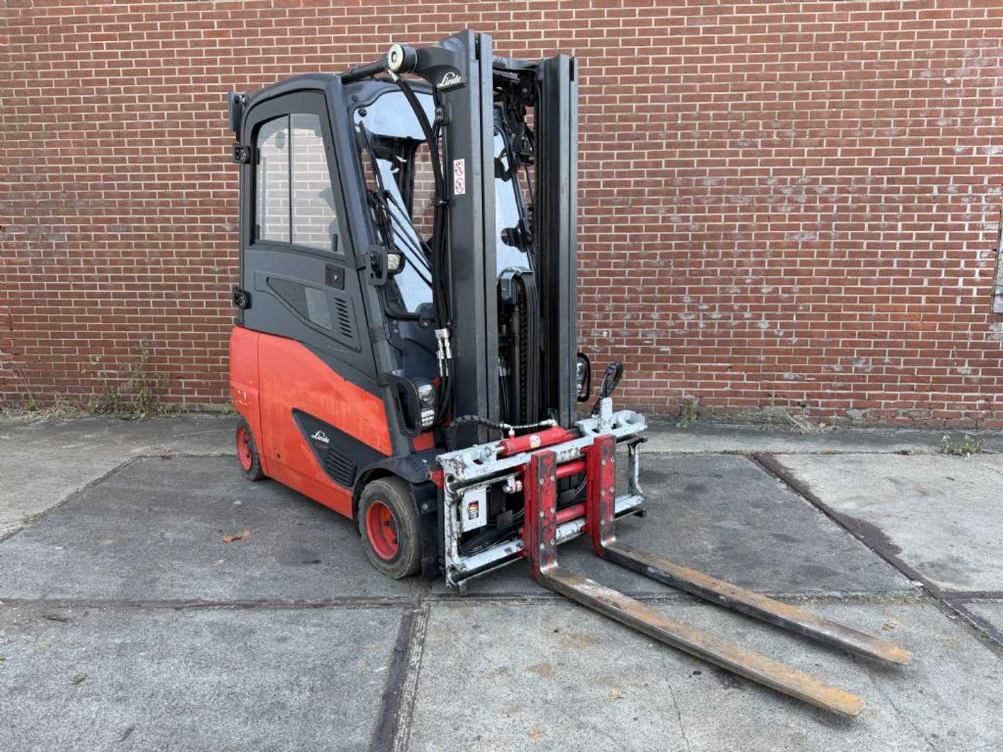 Használt targonca LINDE E20PHL-02 ELEKTRO VIERRADFRONTSTAPLER (13062697)