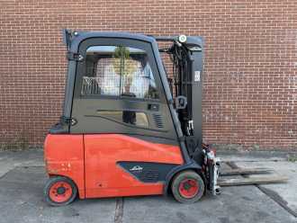 Használt targonca LINDE E20PHL-02 ELEKTRO VIERRADFRONTSTAPLER (13062697)