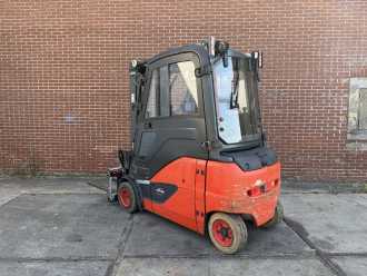 Használt targonca LINDE E20PHL-02 ELEKTRO VIERRADFRONTSTAPLER (13062698)