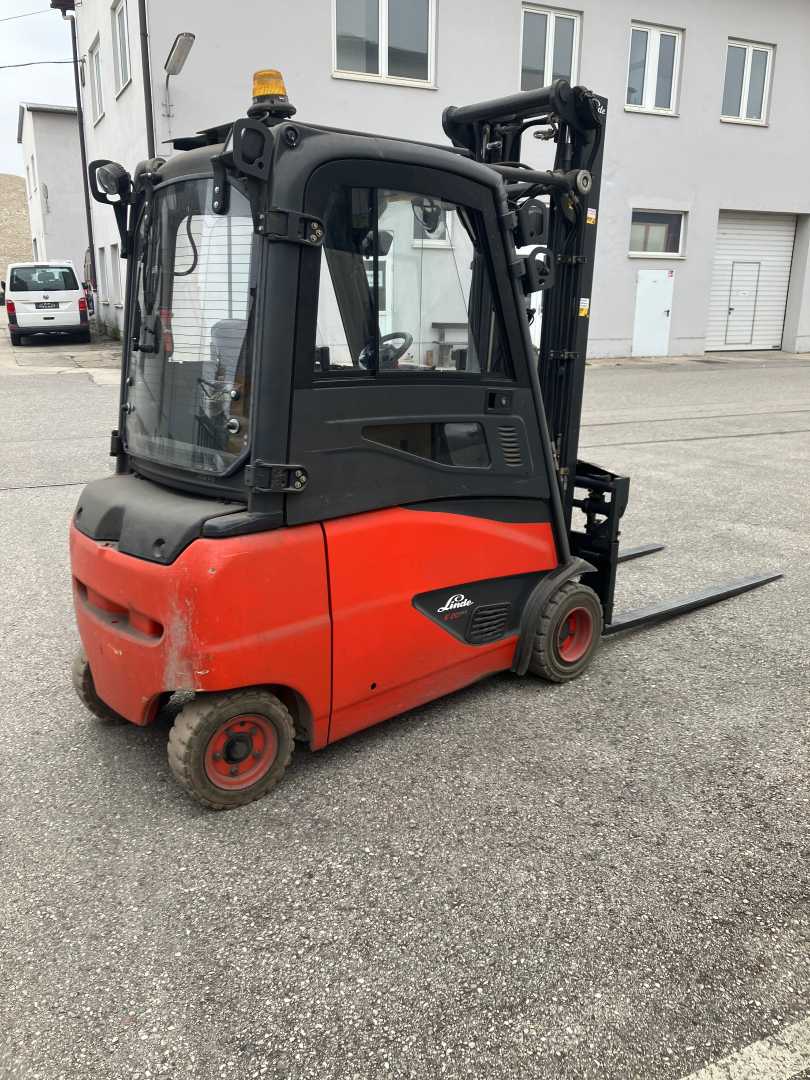 Használt targonca LINDE E20PHL-Evo ELEKTRO VIERRADFRONTSTAPLER (13055651)