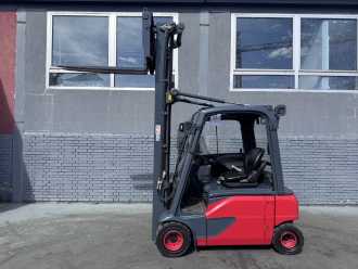 Használt targonca LINDE E20PL-02 Baujahr 2016 / Stunden 6919 HH 6,96 ELEKTRO VIERRADFRONTSTAPLER (13066320)