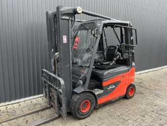 Használt targonca LINDE E25-01 ELEKTRO VIERRADFRONTSTAPLER (13012315) backdrop