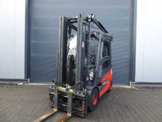 Használt targonca LINDE E25-01 ELEKTRO VIERRADFRONTSTAPLER (13075325) backdrop