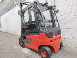 Használt targonca LINDE E25 ELEKTRO VIERRADFRONTSTAPLER (13016844)