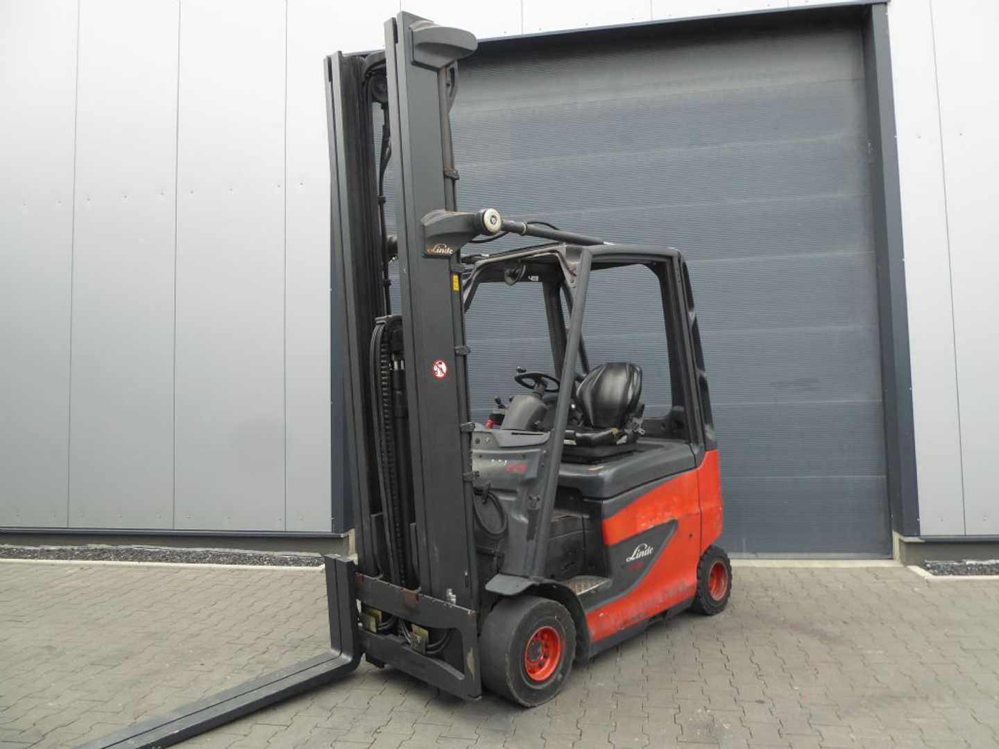 Használt targonca LINDE E25HL-01/600 ELEKTRO VIERRADFRONTSTAPLER (12925971)