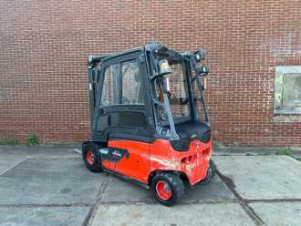 Használt targonca LINDE E25L-01 ELEKTRO VIERRADFRONTSTAPLER (13070513)