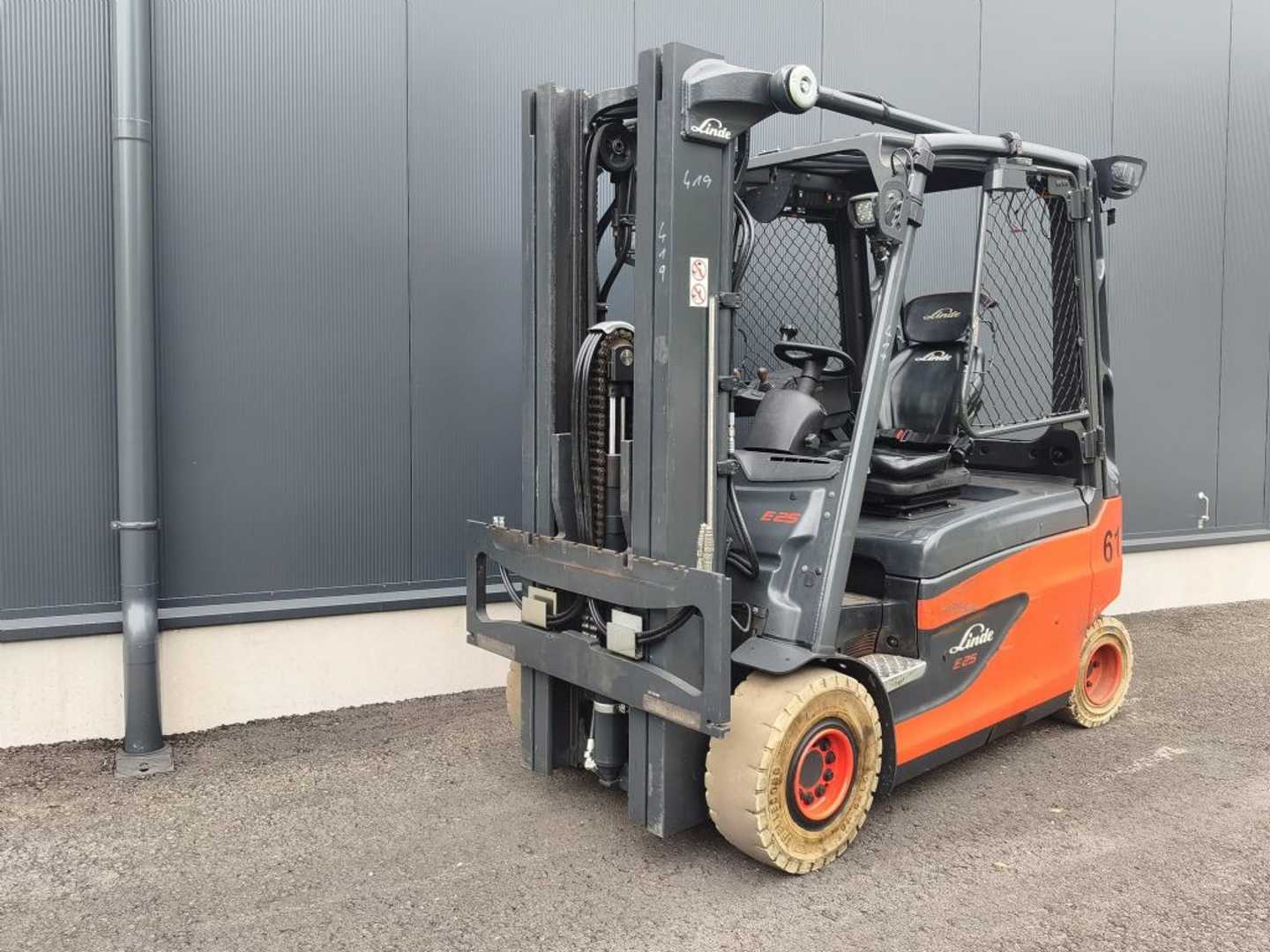 Használt targonca LINDE E25L ELEKTRO VIERRADFRONTSTAPLER (13072455)